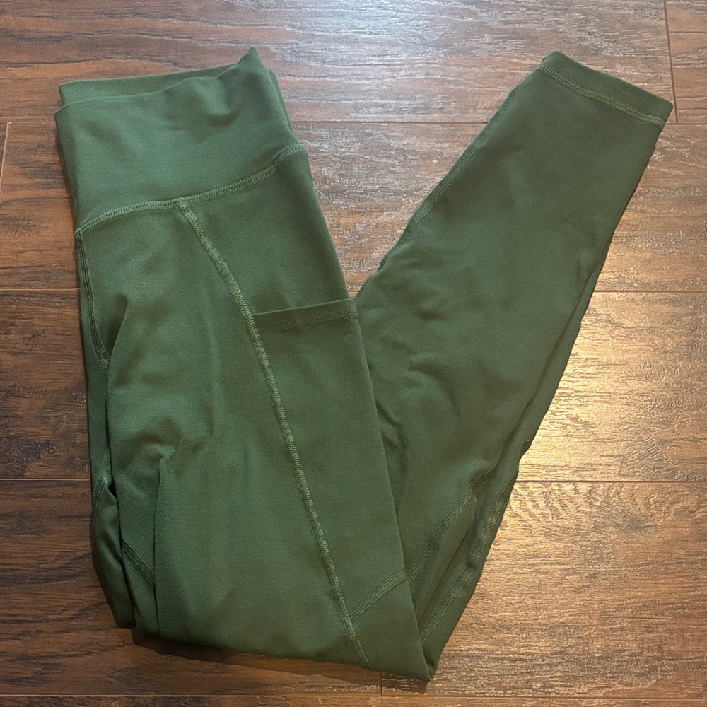 Fleo 25” leggings size medium
